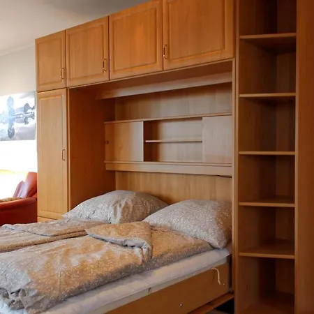 Inselblume 55 - In Der Strandburg Mit Hund *